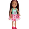 Barbie Club Chelsea Muñeco de playa, Con Playera Fierce
