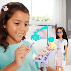 Barbie Profesiones Set Dentista Cabello Castaño con Niña JCR71