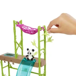 Barbie Set de Juegos Cuidadora de Pandas, Incluye 2 Pandas Bebés