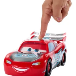 Disney Pixar Cars Rayo McQueen con dos modalidades de Juego: Derrapar o Velocidad