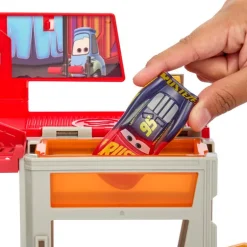 Disney Pixar Cars Set Trailer Mack Color Changers