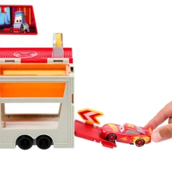 Disney Pixar Cars Set Trailer Mack Color Changers