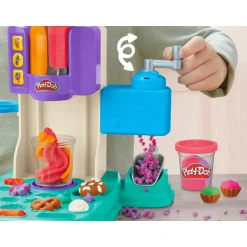 Play-Doh Set de Juegos Heladería con Maquina de Helados Accesorios y 5 Latas