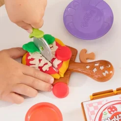 Play-Doh Vespa Montable Correpasillos y Pizzería con 15 Accesorios y 10 Latas
